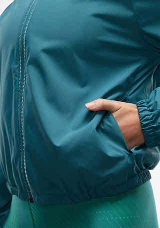 Woven Seamed Run Shell