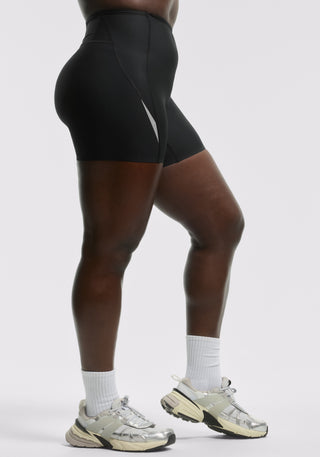 PaceForm Aerated Run Short 5"